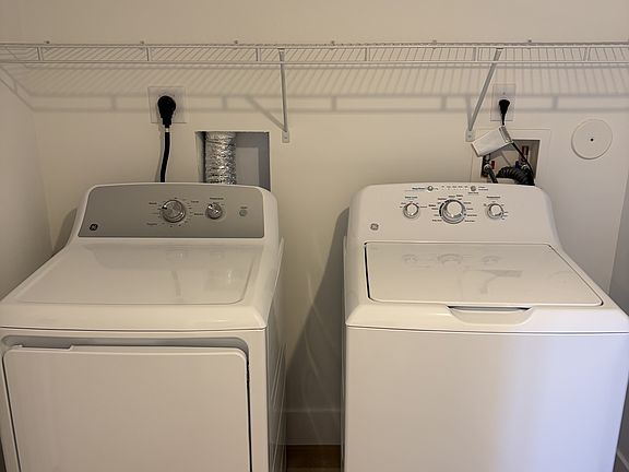 5th image of 2555 NE 183rd St #3