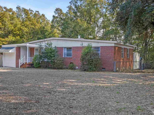 6589 Cedar St, Milton, FL 32570