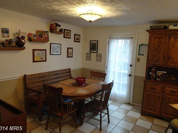 2nd image of 1119 Oakwood Ln