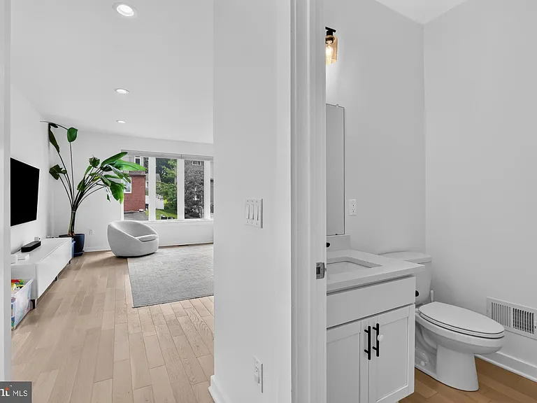 7354 Ridge Ave #27 — Photo 6