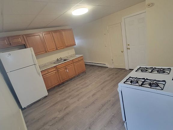 4th image of 20 Lounsbury Ave #2S