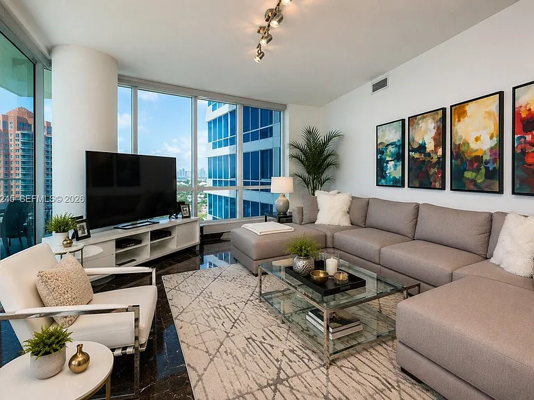 100 S Pointe Dr #3101 — Photo 5