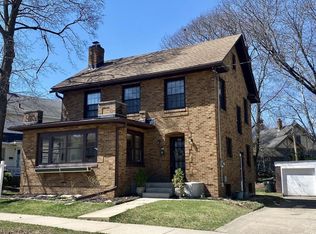 2216 Commonwealth Ave, Madison, WI 53726