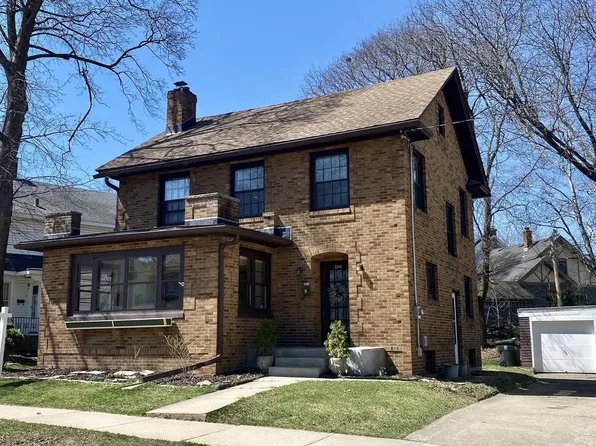 2216 Commonwealth Ave, Madison, WI 53726