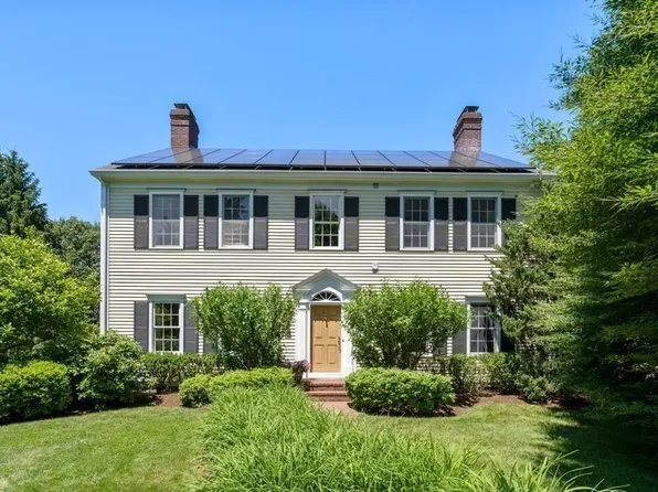 42 Glezen Ln, Wayland, MA 01778