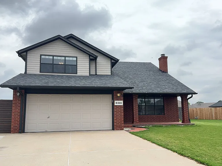 9301 Maypark Cir — Photo 1