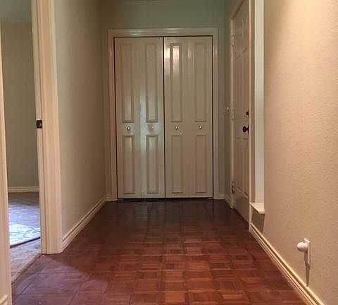 4th image of 1143 Lynn Way #1