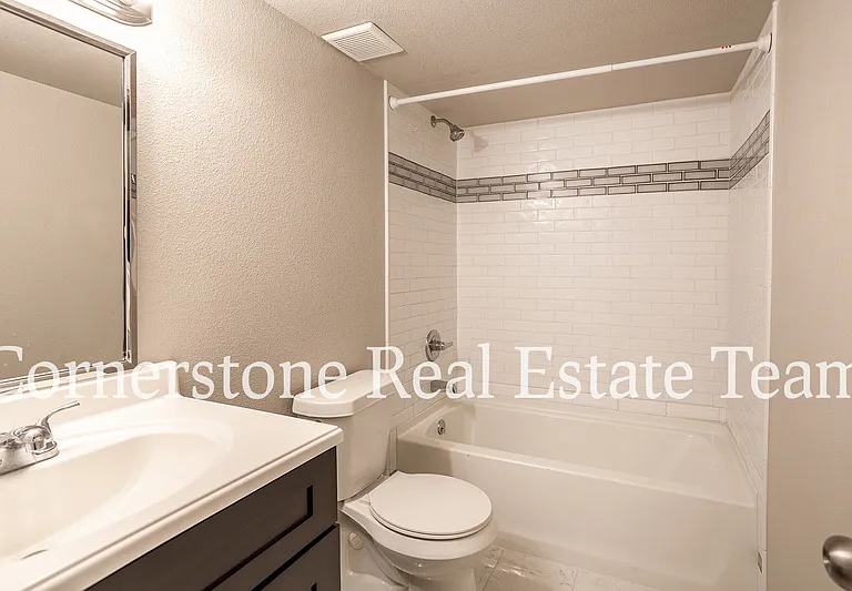 10758 Saco Dr — Photo 33