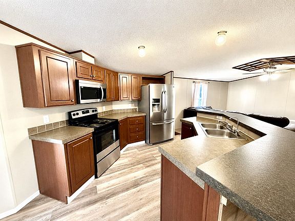 4th image of 206 S 2nd St