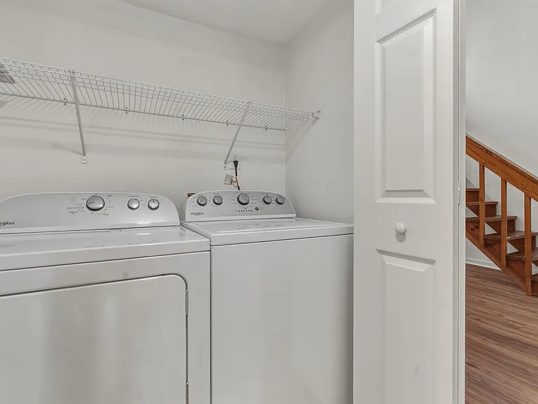 2900 Woodrich Dr #202 — Photo 15