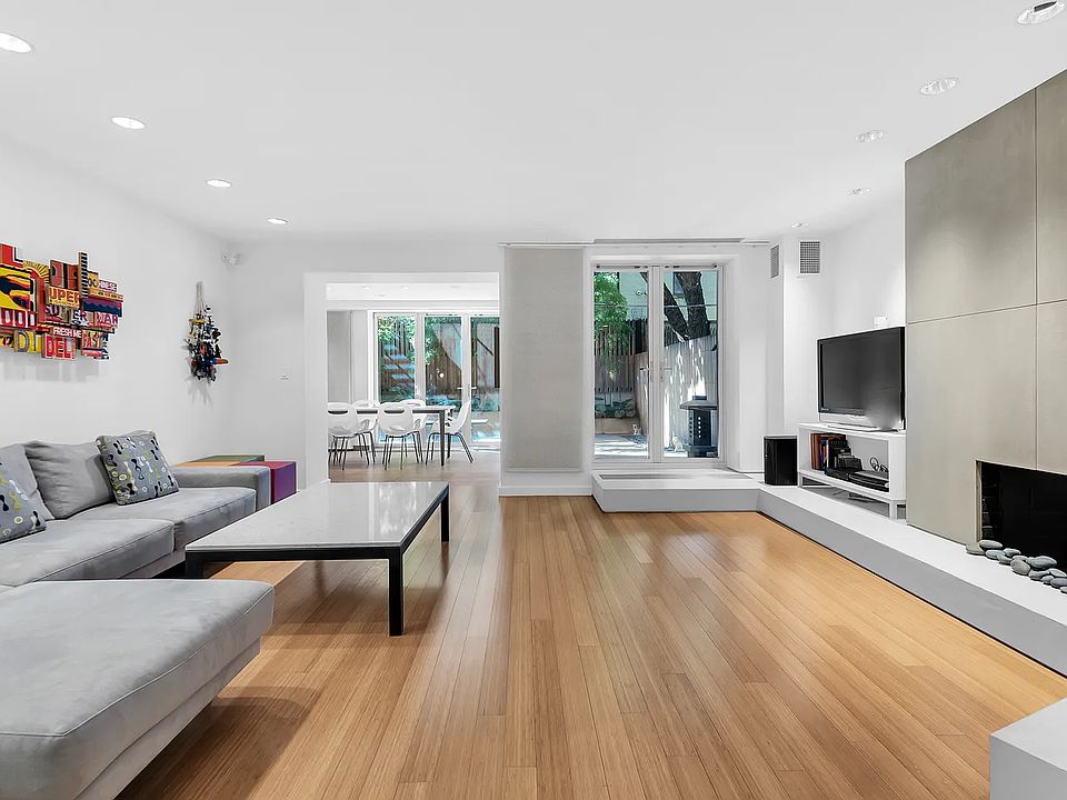 1st image of 56 W 71st St #1A2A