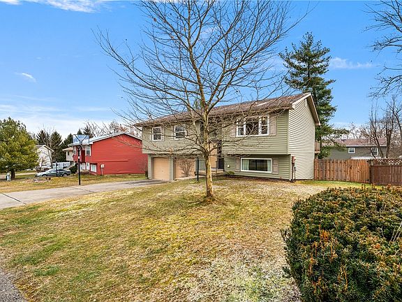 2nd image of 107 Opal Ct