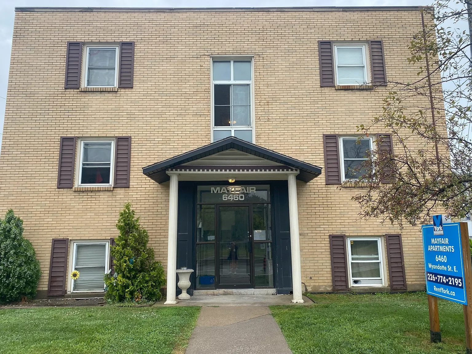 Mayfair Apartments — Photo 1