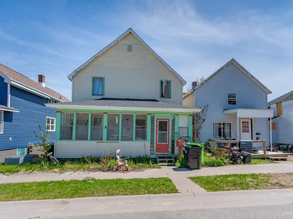 113 Chestnut St, Munising, MI 49862