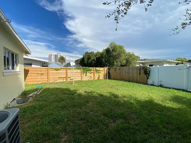 424 Manhattan Ave — Photo 18