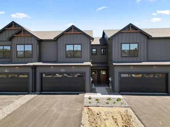 677 Tulare Ter, Newport, MN 55055