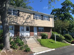 245 Unquowa Rd APT 127, Fairfield, CT 06824