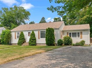 255 Strawberry Field Rd, Warwick, RI 02886