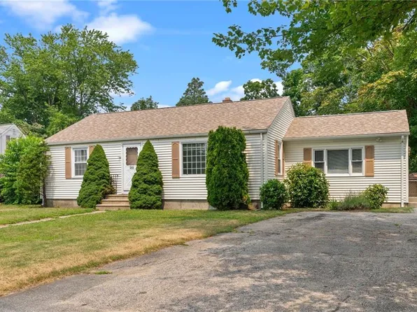 255 Strawberry Field Rd, Warwick, RI 02886