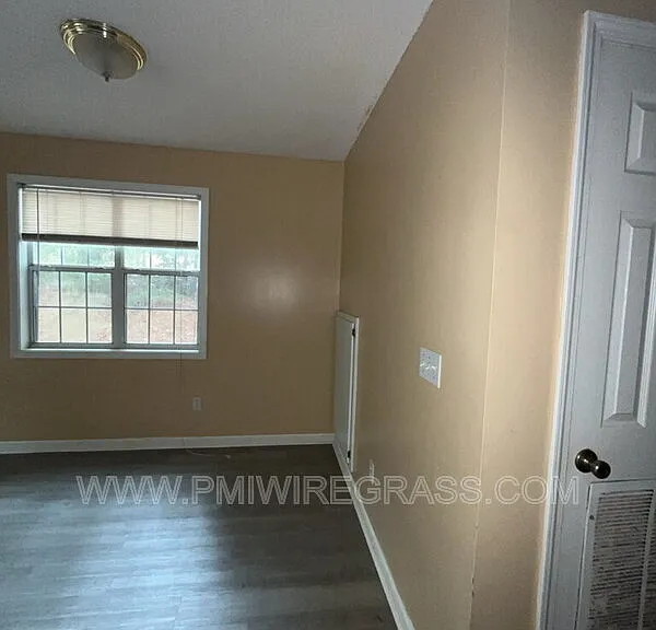127 Pineridge Dr — Photo 3