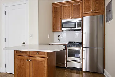 Rented by R New York