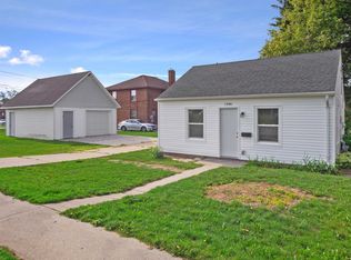 1346 N 8th St, Manitowoc, WI 54220