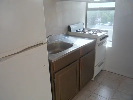 Rented by Picture Realty Inc. | media 26