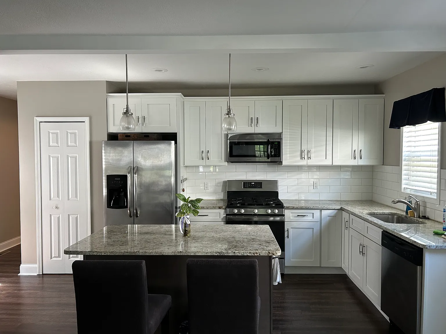 3 bed, 2.5 bath, 1600 sqft, $3,600 — Photo 3