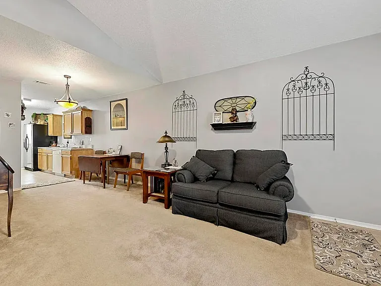 10527 Bay Tree Dr — Photo 11