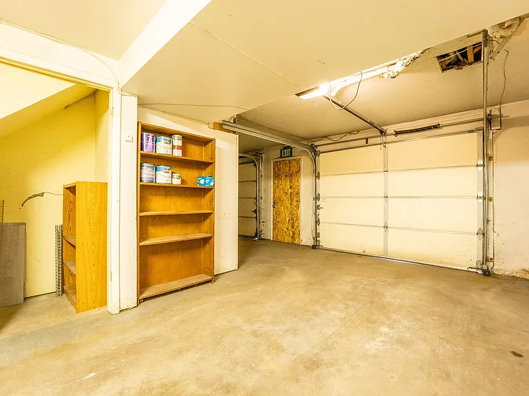 954 S Miller St — Photo 32