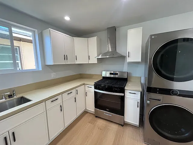 1760 1/2 Glendon Ave #1760-1/2 — Photo 1