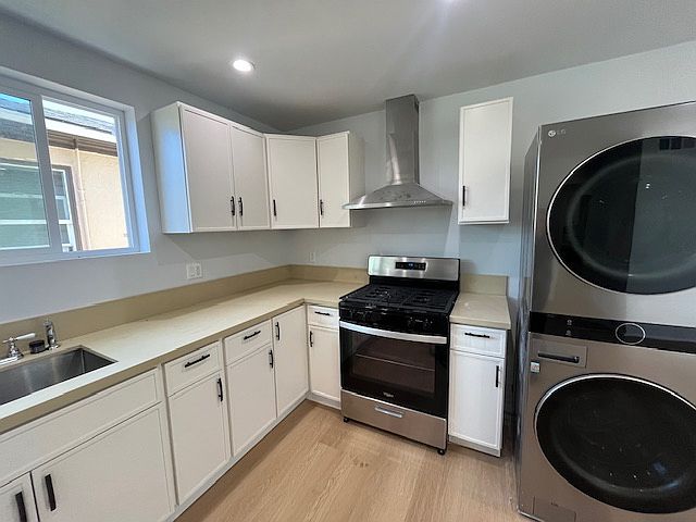 1st image of 1760 1/2 Glendon Ave #1760-1/2