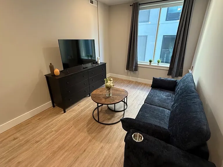 1109 Dunton St #1 — Photo 6