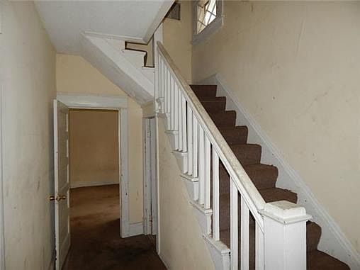 5th image of 426 Wallace Ave