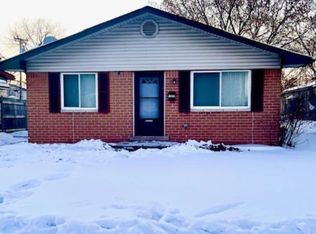 28059 Schram St, Roseville, MI 48066