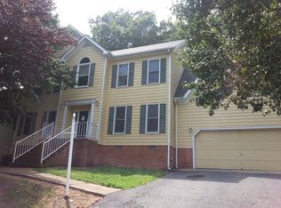 5704 Powell Grove Dr, Midlothian, VA 23112