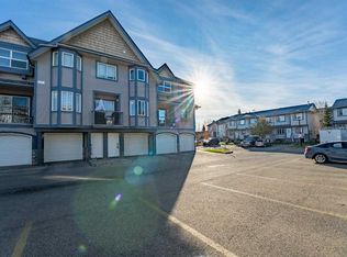 121 W Eversyde Point SW, Calgary, AB T2Y4X7