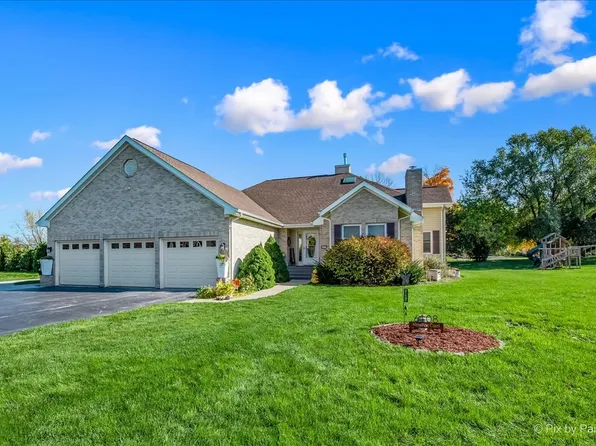 6108 Misty Pine Ct, Crystal Lake, IL 60012