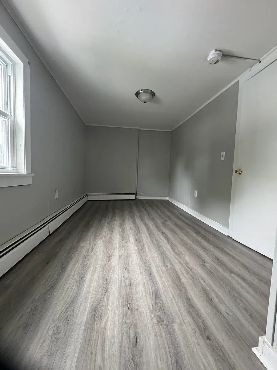 Building Photo - 17 Mason St #4
