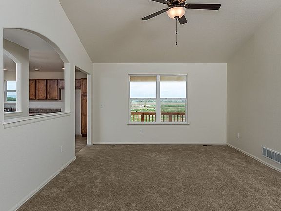 3rd image of 783 Rodgers Cir