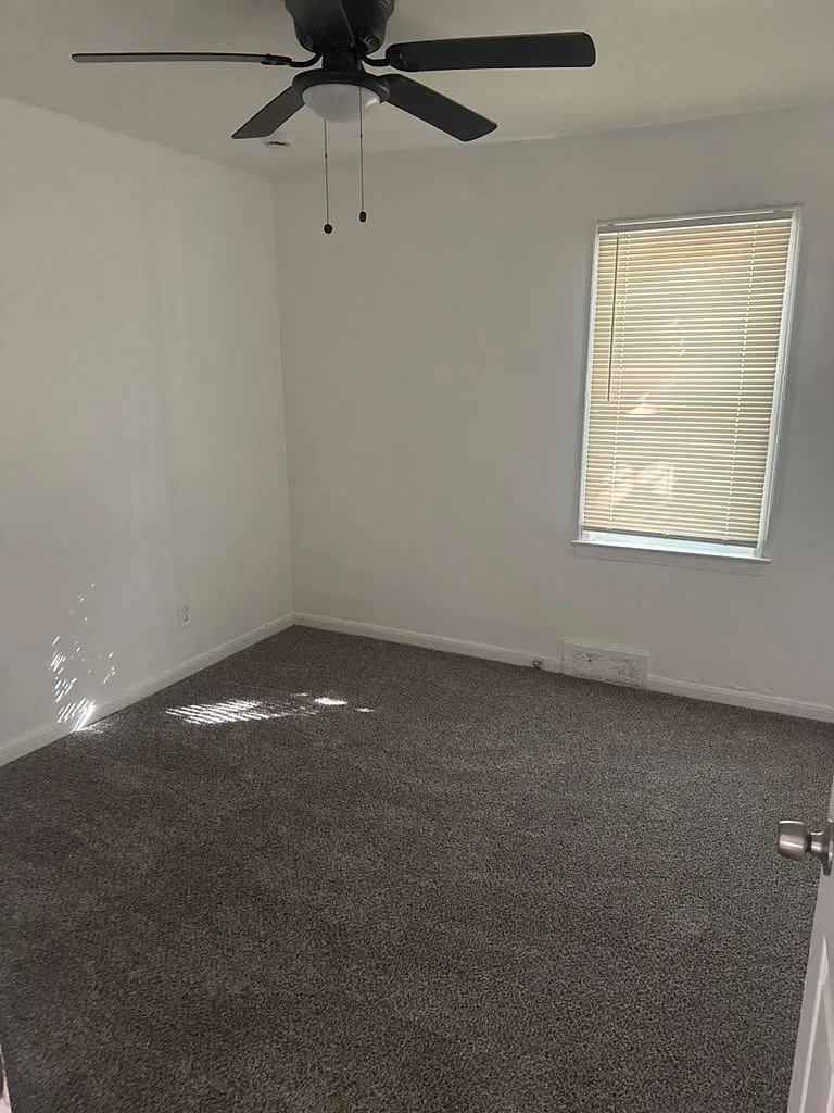 3 bed, 850 sqft, $1,450 — Photo 3