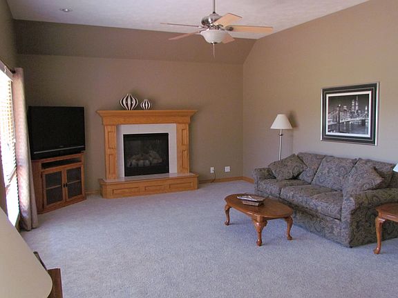 3rd image of 9317 Valley View Dr