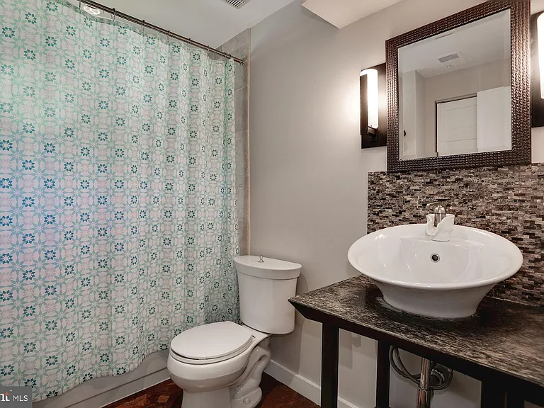144 N Bedford St #B — Photo 25