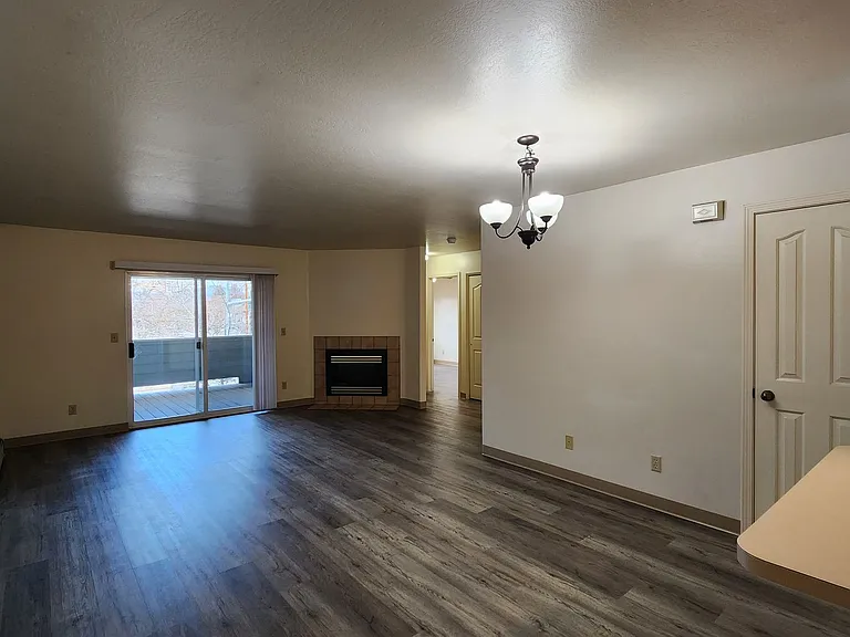 4104 Hillview Way — Photo 8