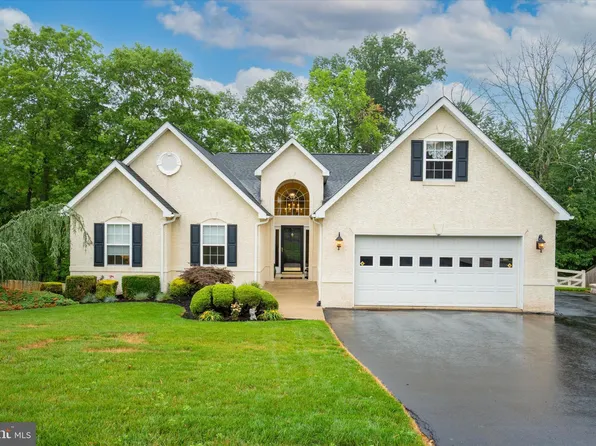 2011 Deer Ridge Dr, Pottstown, PA 19464