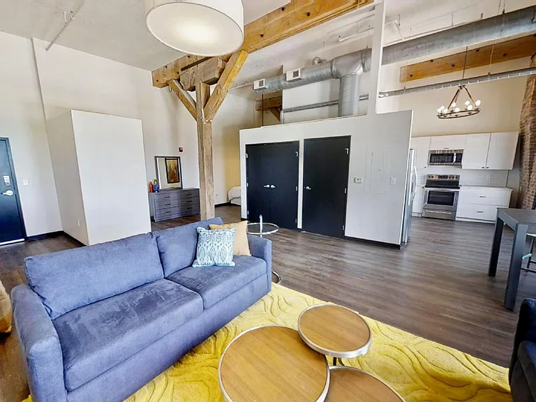 Landmark Lofts Apartments — Photo 34