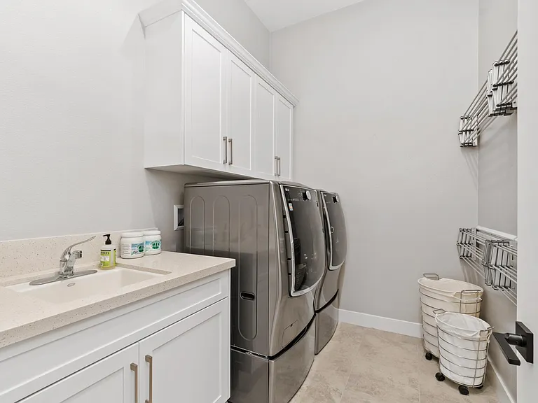 6195 Summit Crest Cir — Photo 28