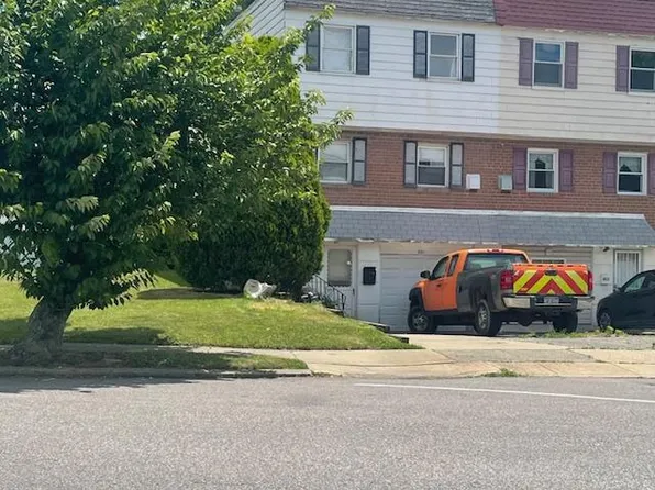 801 Lawler St, Philadelphia, PA 19116