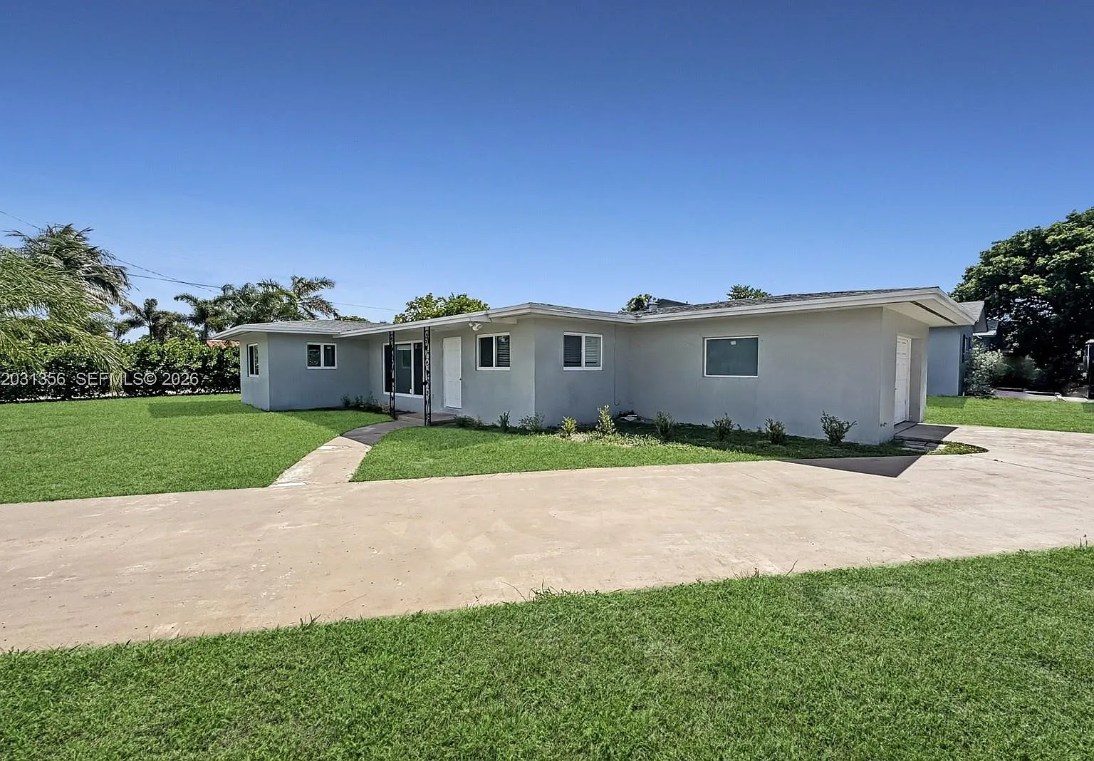 Crestview — Photo 1