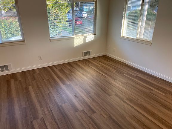 Liv room, another sunny view